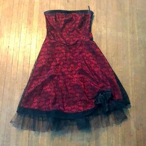 Black lace and tulle fancy strapless dress size S